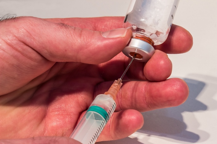 Les vaccins causent des dommages au cerveau, comme le stipule le manuel mdical de Merck, un des principaux fabricants de vaccins